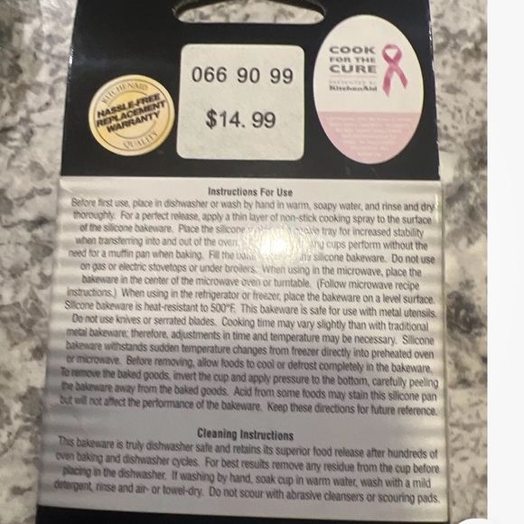 Silicone Red Baking Cups Boxed and Airtight lids like watermelon - Picture 4 of 6